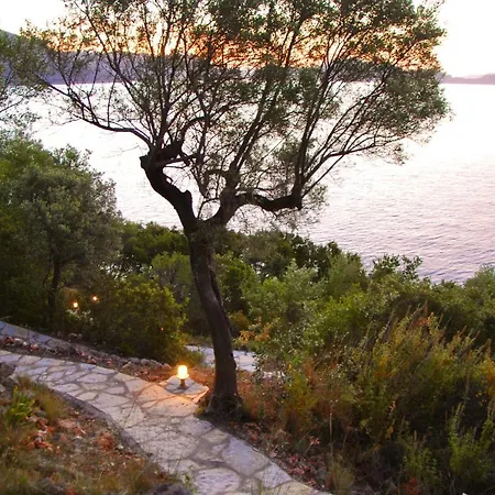 Nautique - Waterfront Sivota