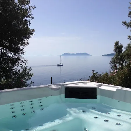 Nautique - Waterfront Villa *
